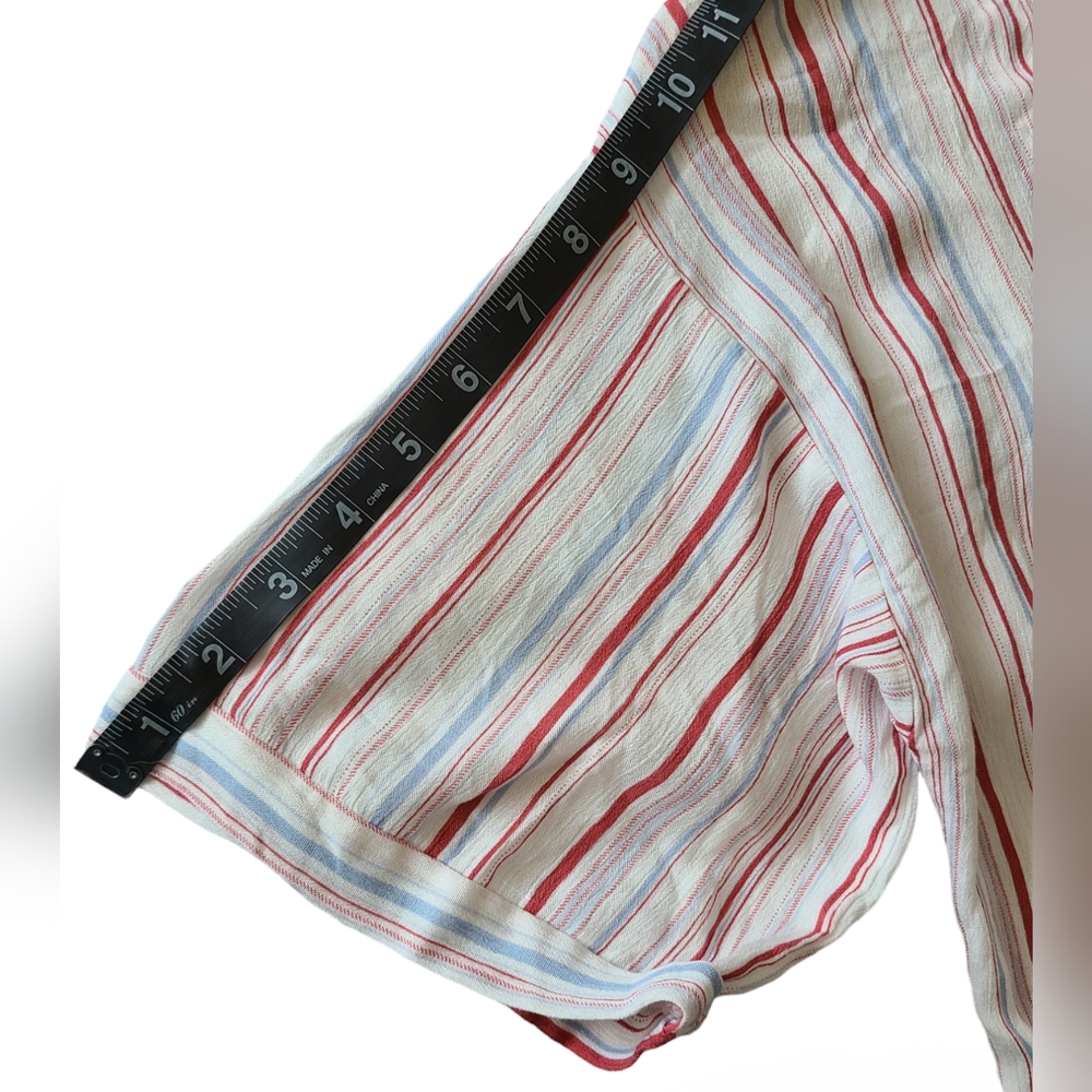 URBAN ROMANTICS | FAUX WRAP BLOUSE | 100% RAYON | SIZE SMALL - Picture 9 of 13